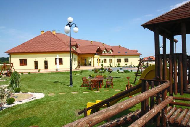 Hotel Wasik Krogulcza ภายนอก รูปภาพ