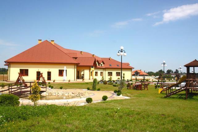 Hotel Wasik Krogulcza ภายนอก รูปภาพ